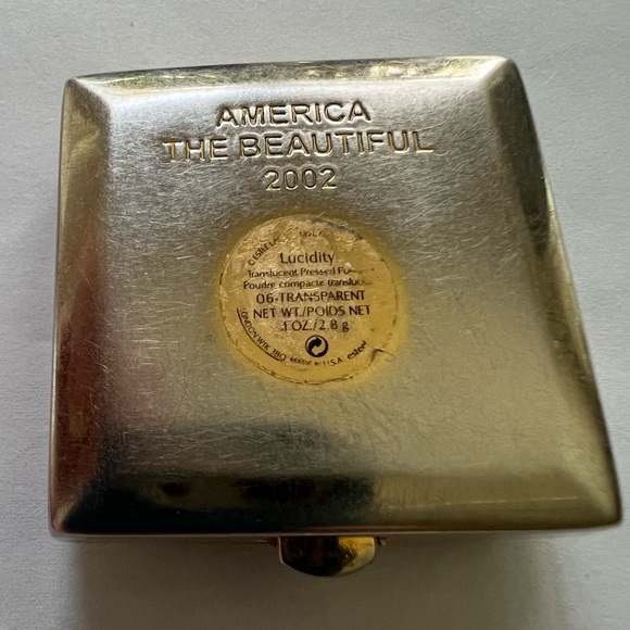 Vintage Estée Lauder ‘America The Beautiful’ Compact - Picture 7 of 13